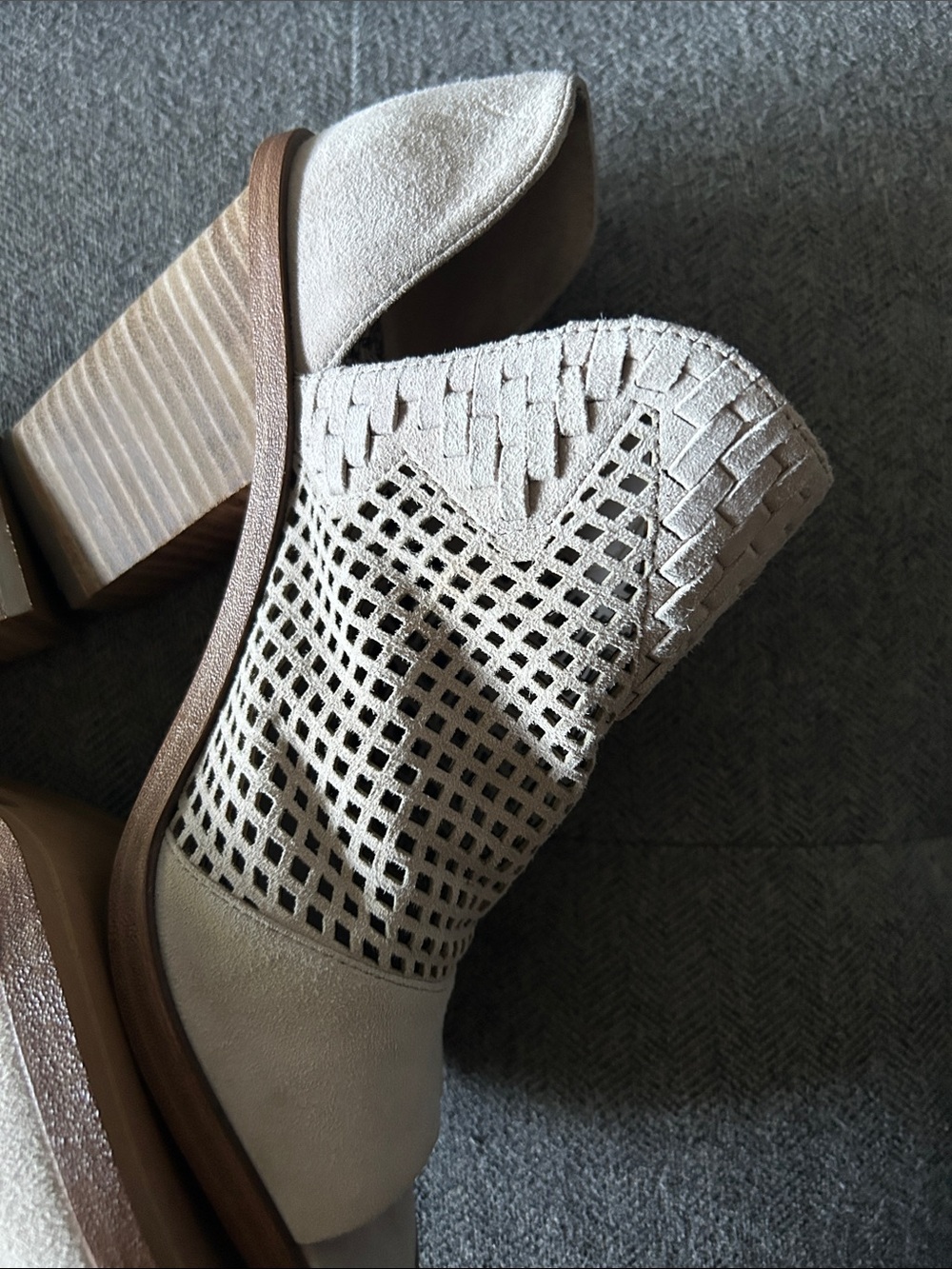 vince camuto FRITZEY BOOTIE women’s size 8 - Picture 6 of 13